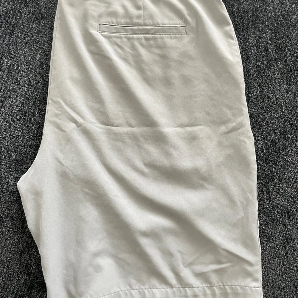 Izod Mens Golf Shorts - Picture 2 of 4